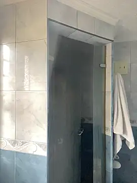 Snapshot of 3v1l chatting on 11-17-25, 08:14 3v1l online show from 11-17-25, 08:14