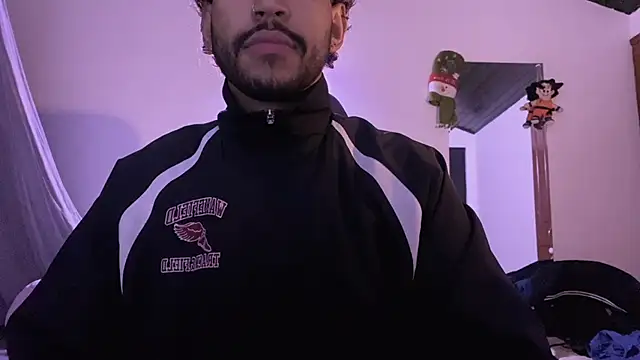 Snapshot of 3v1l chatting on 11-20-25, 07:41 3v1l online show from 11-20-25, 07:41