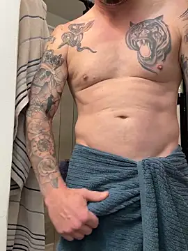 Snapshot of RobsBigD chatting on 11-23-25, 04:51 RobsBigD online show from 11-23-25, 04:51