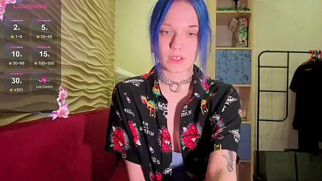 Snapshot of Marci_n chatting on 11-25-25, 06:41 Marci n online show from 11-25-25, 06:41