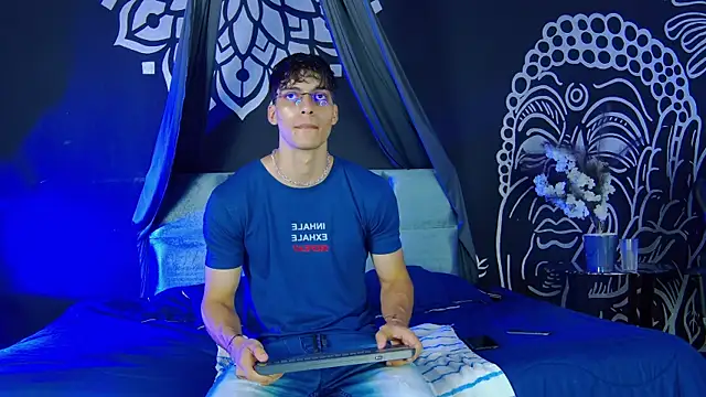 AlessioVitale online show from 12-18-25, 12:00