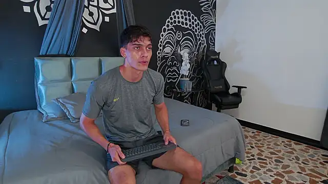 AlessioVitale online show from 02-14-26, 07:43