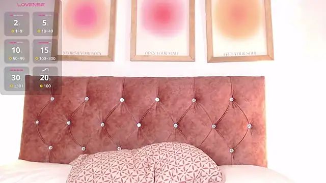 Snapshot of Madisonkay chatting on 11-14-25, 07:12 Madisonkay online show from 11-14-25, 07:12