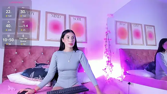 Snapshot of Madisonkay chatting on 11-15-25, 07:10 Madisonkay online show from 11-15-25, 07:10