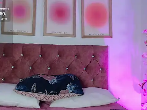 Snapshot of Madisonkay chatting on 11-20-25, 07:13 Madisonkay online show from 11-20-25, 07:13