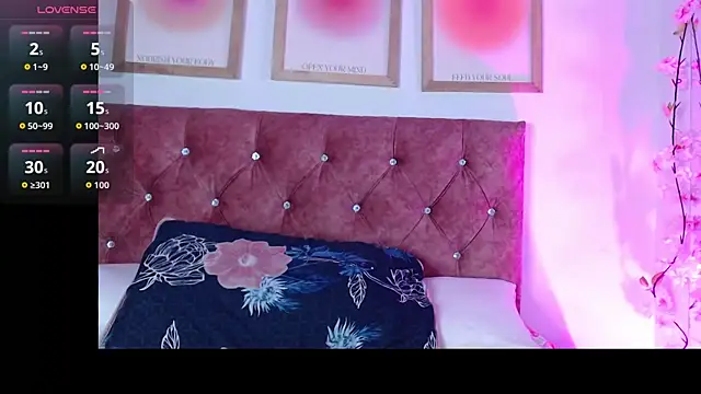 Snapshot of Madisonkay chatting on 11-21-25, 07:12 Madisonkay online show from 11-21-25, 07:12