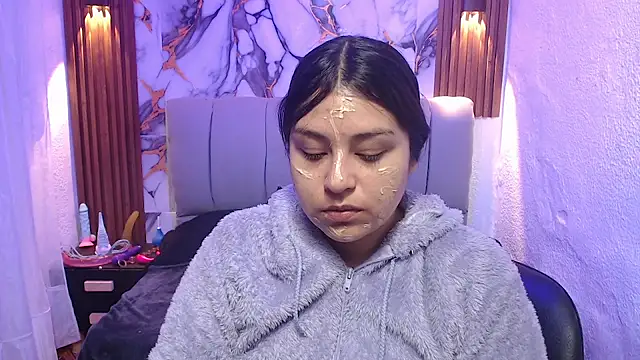 Snapshot of lehia_285 chatting on 11-12-25, 01:22 lehia 285 online show from 11-12-25, 01:22