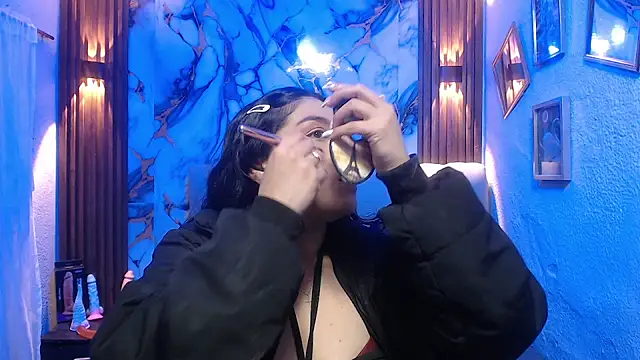 Snapshot of lehia_285 chatting on 02-13-26, 01:29 lehia 285 online show from 02-13-26, 01:29