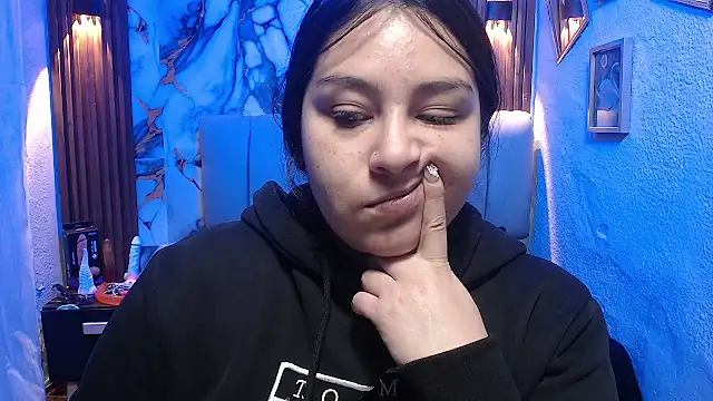 Snapshot of lehia_285 chatting on 02-20-26, 01:22 lehia 285 online show from 02-20-26, 01:22