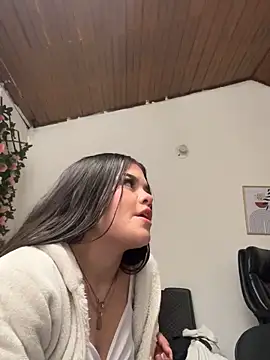 Snapshot of Camila_Duarte_ chatting on 11-13-25, 07:24 Camila Duarte online show from 11-13-25, 07:24