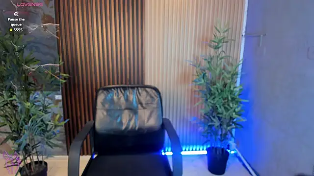 Snapshot of Ava-miller chatting on 11-27-25, 01:35 Ava-miller online show from 11-27-25, 01:35