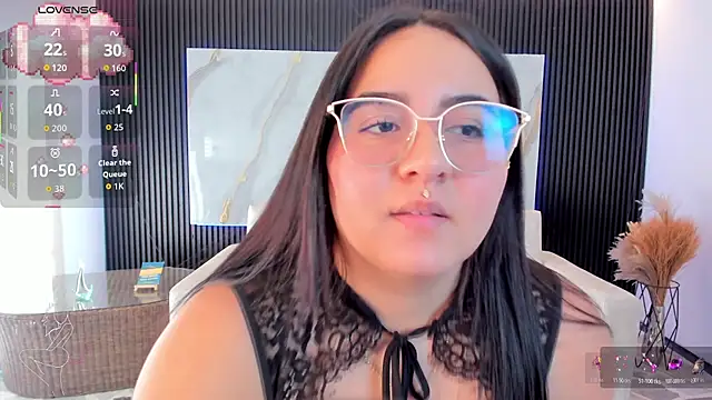 Snapshot of Ava-miller chatting on 12-15-25, 01:37 Ava-miller online show from 12-15-25, 01:37