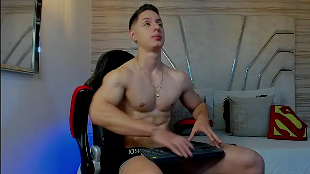 MAXTHOMSON online show from 12-20-25, 11:56