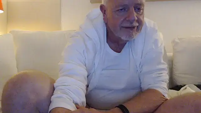 Dennislover007 online show from 11-06-25, 06:09