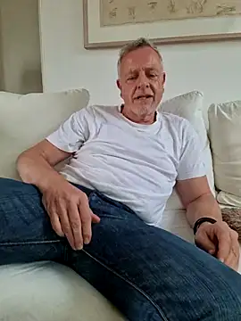 Dennislover007 online show from 11-14-25, 12:59