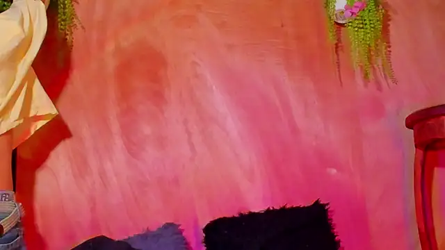 Snapshot of Leo_Glow chatting on 02-03-26, 01:05 Leo Glow online show from 02-03-26, 01:05