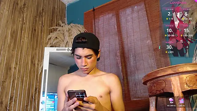 Snapshot of Leo_Glow chatting on 02-04-26, 01:06 Leo Glow online show from 02-04-26, 01:06