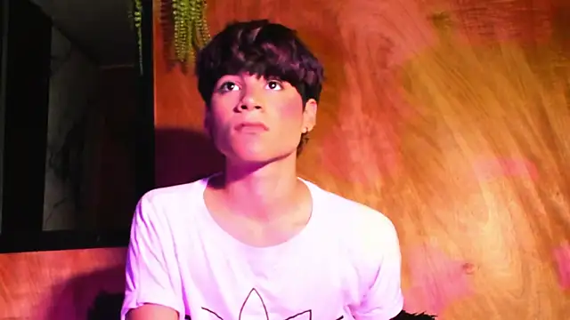 Snapshot of Leo_Glow chatting on 02-16-26, 12:56 Leo Glow online show from 02-16-26, 12:56