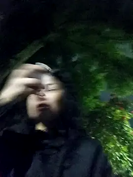 Snapshot of BrightDarkness chatting on 11-19-25, 08:25 BrightDarkness online show from 11-19-25, 08:25