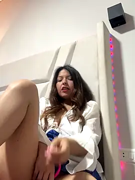 Snapshot of Kat_Joe chatting on 11-07-25, 01:16 Kat Joe online show from 11-07-25, 01:16