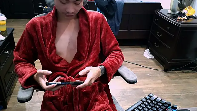 Snapshot of _lulu9999_ chatting on 12-17-25, 02:12 lulu9999 online show from 12-17-25, 02:12