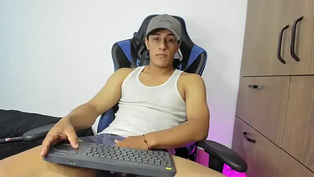 dorman boy online show from 11-22-25, 03:33