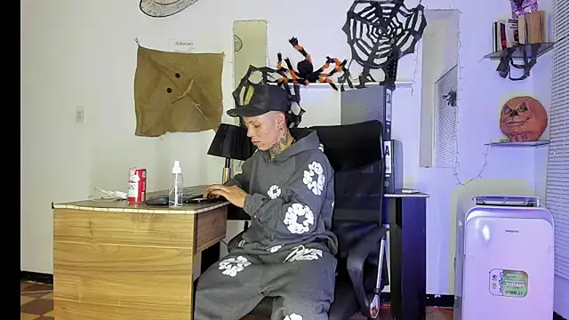 xxxTerrysxxx online show from 10-31-25, 06:47