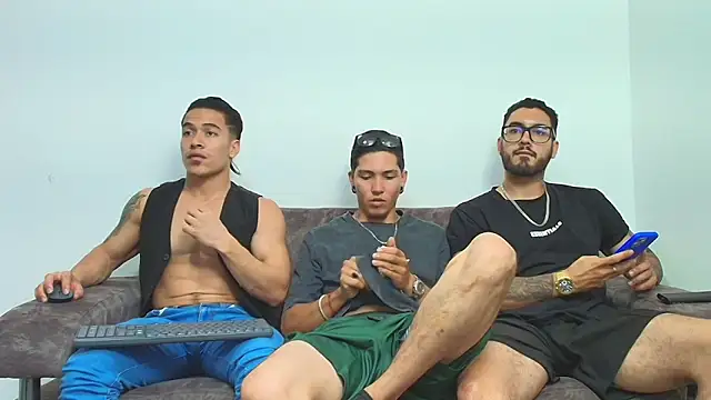 thebadboys05 online show from 12-18-25, 03:56