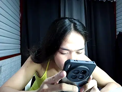 Snapshot of xwildflowerx chatting on 11-28-25, 02:03 xwildflowerx online show from 11-28-25, 02:03