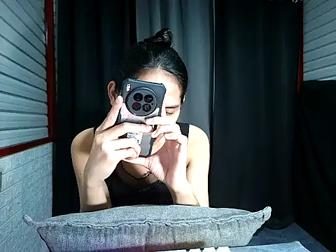 xwildflowerx online show from 12-21-25, 09:44