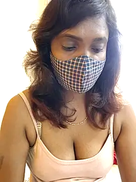 Queen-dhivya online show from 12-22-25, 03:47