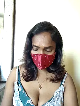 Queen-dhivya online show from 02-09-26, 03:21