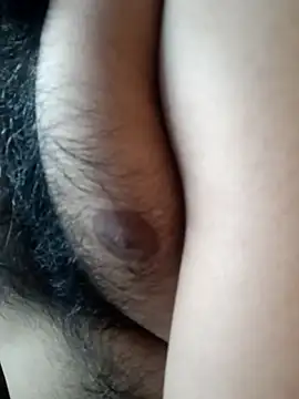 bearslove143 online show from 11-08-25, 06:07