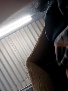 bearslove143 online show from 11-10-25, 06:01