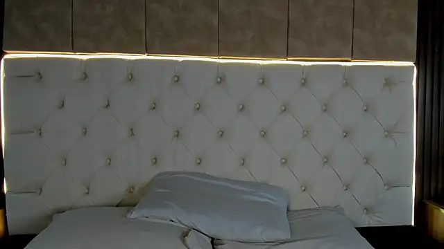 Snapshot of Camiila_rosse chatting on 12-03-25, 07:23 Camiila rosse online show from 12-03-25, 07:23