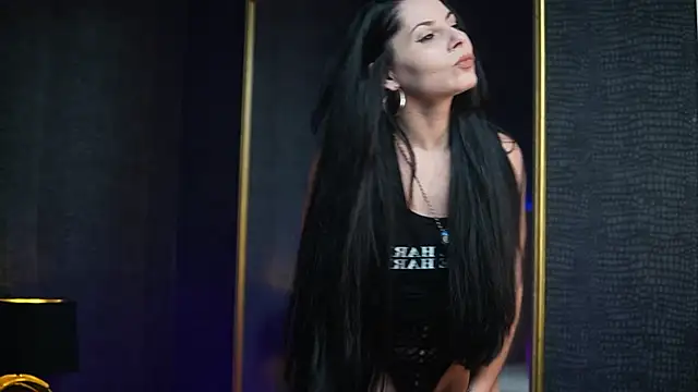 Snapshot of GiaEasyIce chatting on 11-28-25, 08:22 GiaEasyIce online show from 11-28-25, 08:22