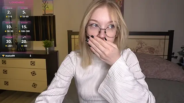 Snapshot of ShanelTunon chatting on 11-14-25, 08:07 ShanelTunon online show from 11-14-25, 08:07