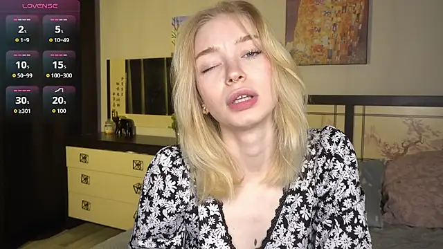 Snapshot of ShanelTunon chatting on 11-16-25, 08:03 ShanelTunon online show from 11-16-25, 08:03