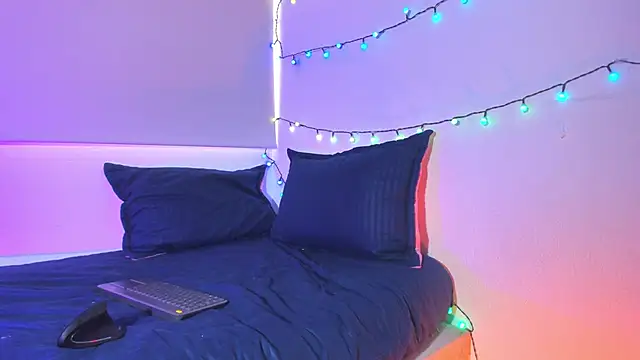 saint dark online show from 12-16-25, 01:05