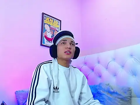 Snapshot of bad_boy_hottx chatting on 11-08-25, 12:11 bad boy hottx online show from 11-08-25, 12:11