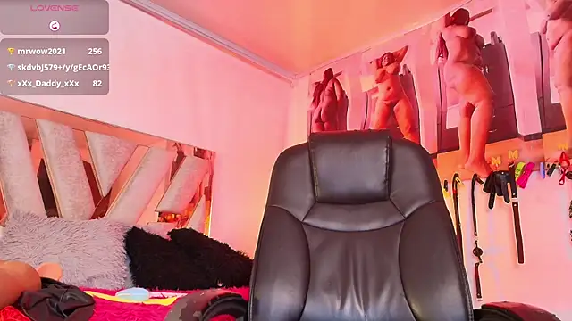 Snapshot of Ebonynaughty chatting on 12-02-25, 01:44 Ebonynaughty online show from 12-02-25, 01:44