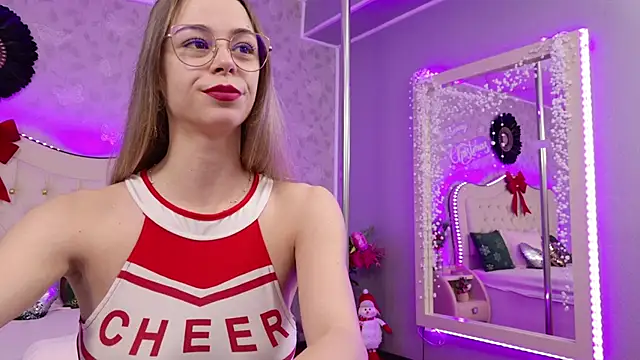 GracieCute online show from 12-20-25, 04:19