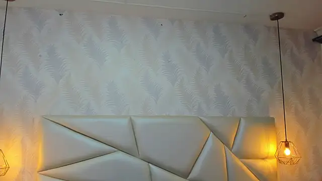 Snapshot of laurettedela_rouse chatting on 11-22-25, 11:09 laurettedela rouse online show from 11-22-25, 11:09