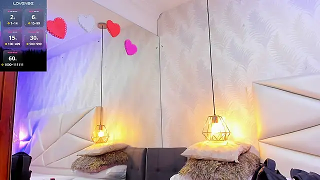 Snapshot of laurettedela_rouse chatting on 12-15-25, 10:41 laurettedela rouse online show from 12-15-25, 10:41