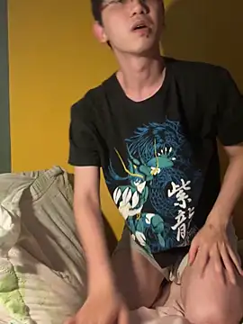 NerdyAsian1701 online show from 11-05-25, 04:18