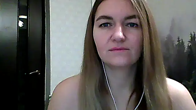 Snapshot of CandyOLimeX chatting on 12-17-25, 11:00 CandyOLimeX online show from 12-17-25, 11:00