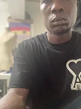 Snapshot of Ndodemnyama@xh chatting on 01-10-26, 06:04 Ndodemnyamaxh online show from 01-10-26, 06:04