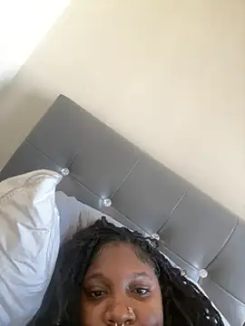 Snapshot of onlyymisha chatting on 11-01-25, 01:35 onlyymisha online show from 11-01-25, 01:35