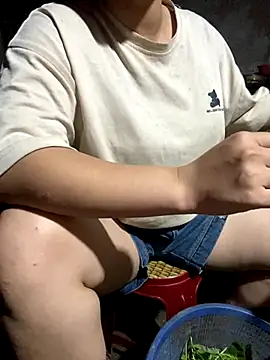 anhanh000 online show from 11-06-25, 10:49