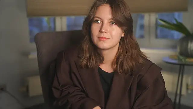 TereseHoltorf online show from 11-07-25, 03:39